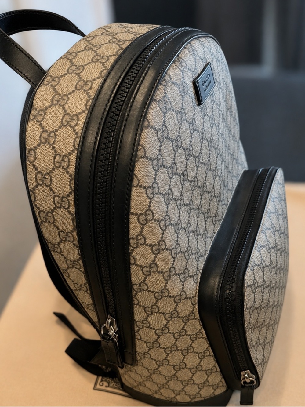 Authentic Gucci GG Supreme Backpack Medium/Large Beige Black